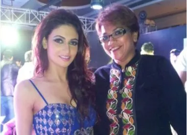 IIFD Director With Super Model- Best Fashion Designing College
